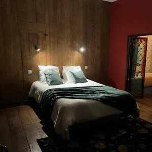 Mercier De Montigny - Les Du Beffroi - Et Massage Bed & Breakfast