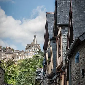  Bed & Breakfast Particulier Le Mercier De Montigny -une Nuit Sur Les Remparts-